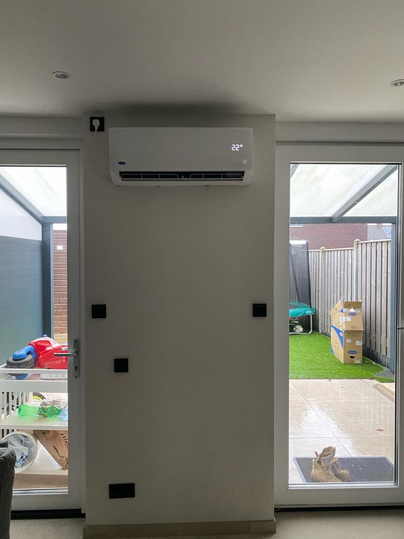 Airco tussen twee tuindeuren